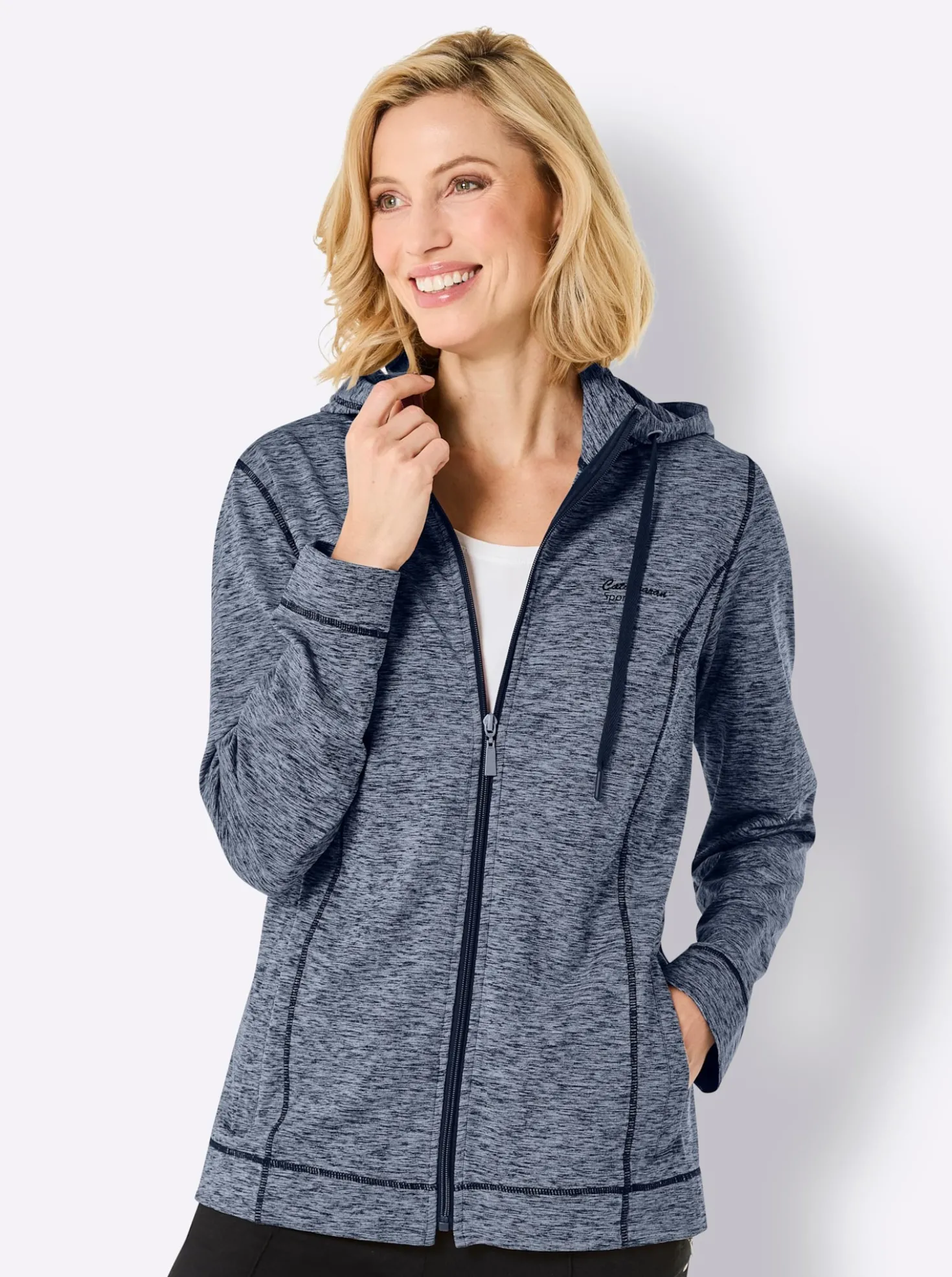 Shirtjacke mit weitenregulierbarer Kapuze