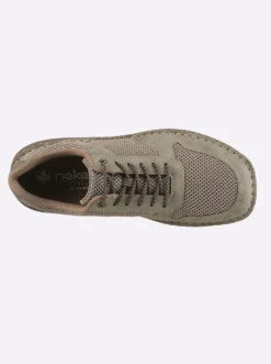 Sneaker für kräftige Füße