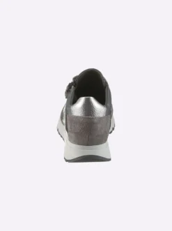Sneaker mit Metallic-Akzenten