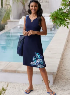 Sommerkleid mit Deko-Spange