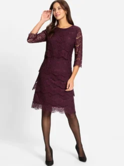 Spitzenkleid in Stufenform