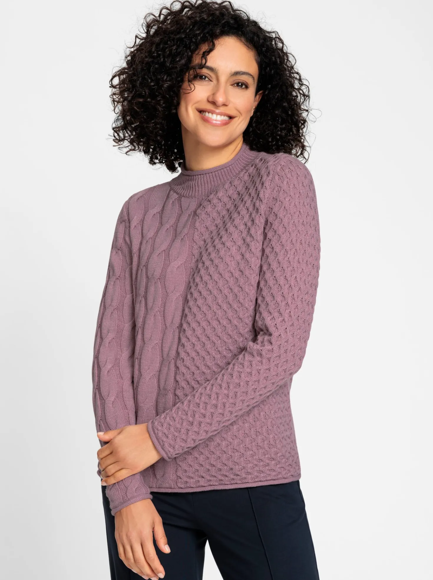Stehkragenpullover im Strickmuster-Mix