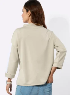 Stehkragenshirt mit Kontraststreifen