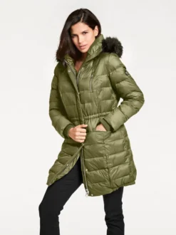 Steppjacke mit abnehmbarer Kapuze
