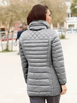 Steppjacke mit dezentem Glanz