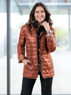 Steppjacke mit kontrastfarbigem Futter