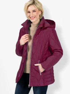 Steppjacke mit kontrastreichen Akzenten
