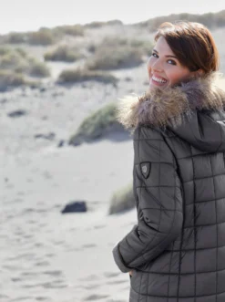 Steppjacke mit Reißverschluss-Seitenschlitzen