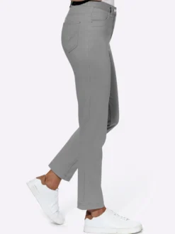 Stretch-Jeans mit Glitzersteinchen hinten