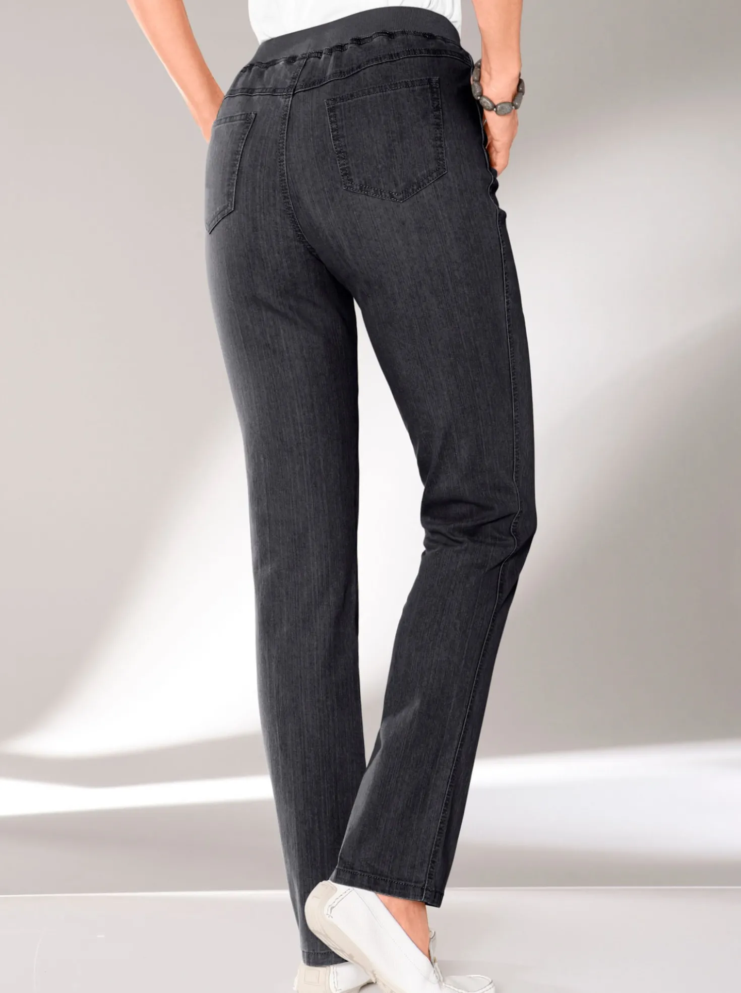 Stretch-Jeans mit Rundum-Dehnbund