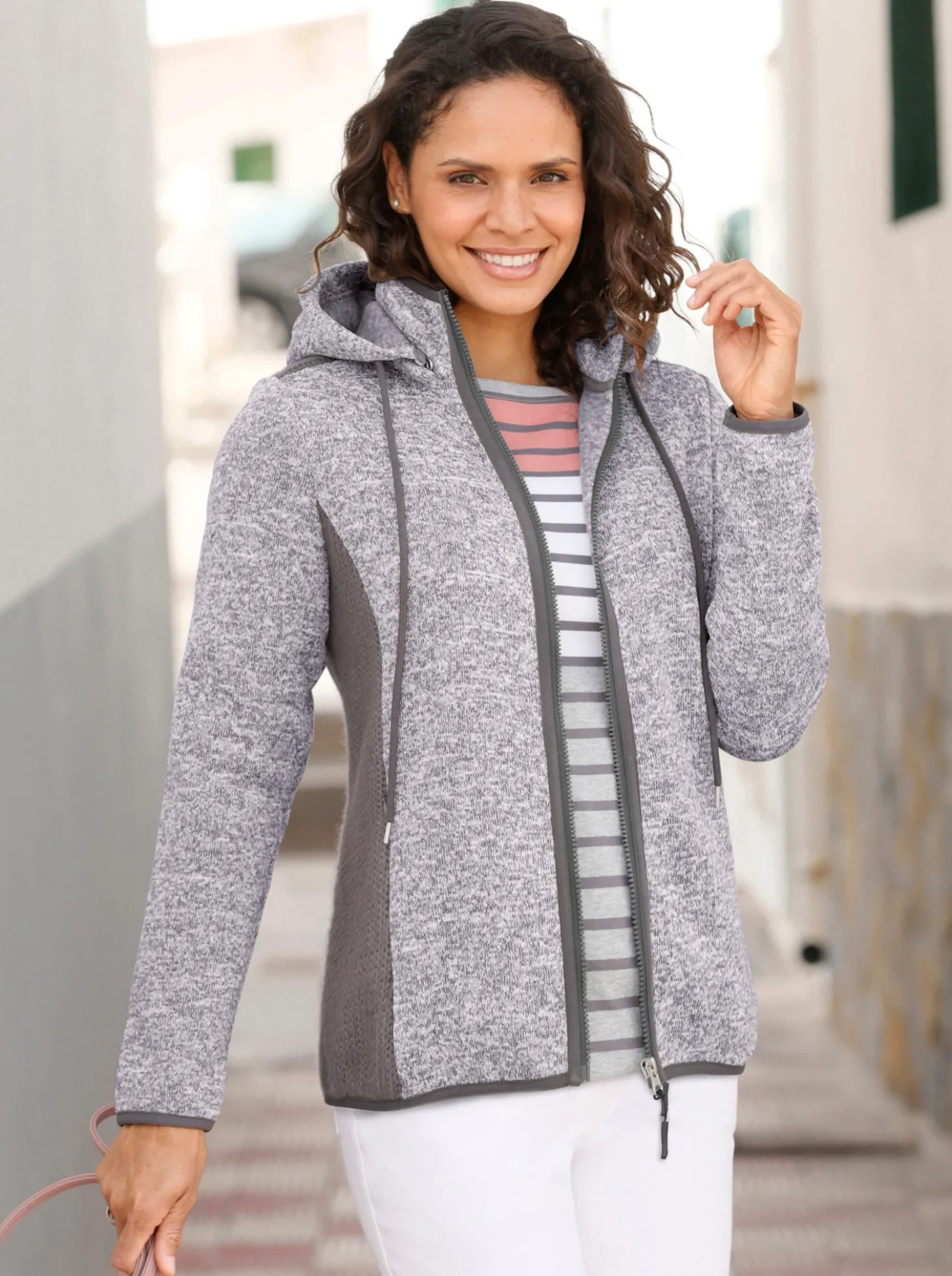 Strickfleecejacke mit seitlichen Strick-Einsätzen