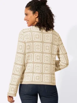 Strickjacke in Häkel-Optik