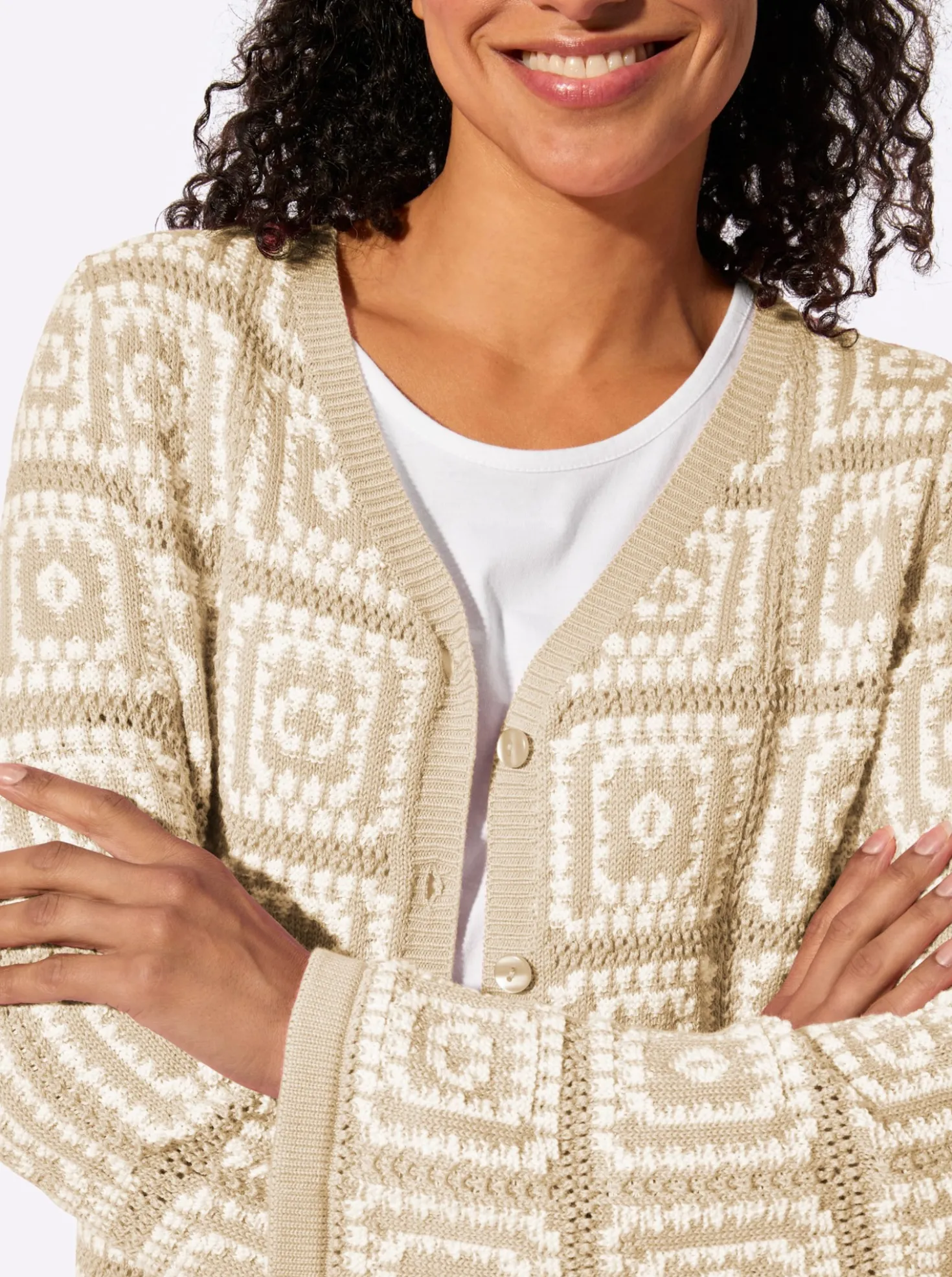 Strickjacke in Häkel-Optik