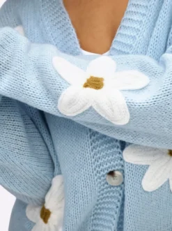 Strickjacke mit Blütenmuster