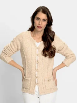 Strickjacke mit leichten Schulterpolstern