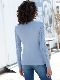 Strickpullover mit Zopfmuster