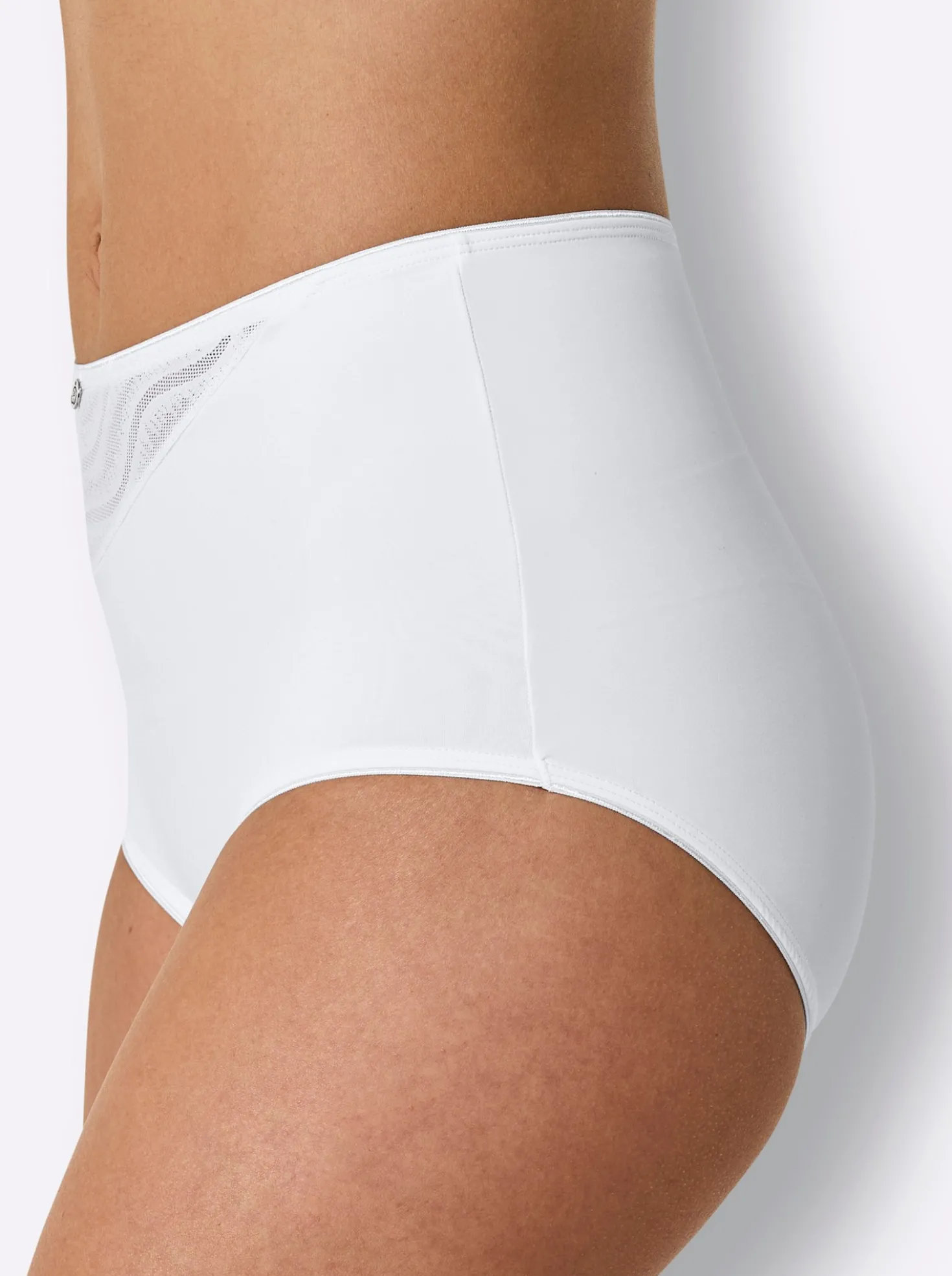 Taillenslip mit Spitzeneinsatz