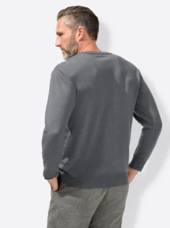 V-Ausschnitt-Pullover