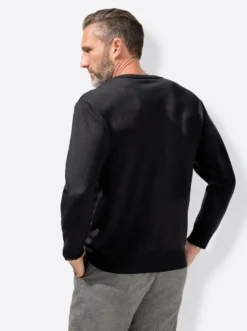 V-Ausschnitt-Pullover