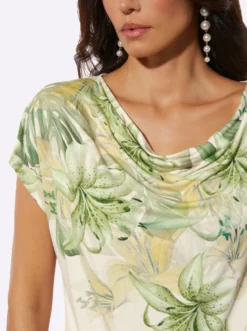 Wasserfallshirt mit platziertem Druckmuster