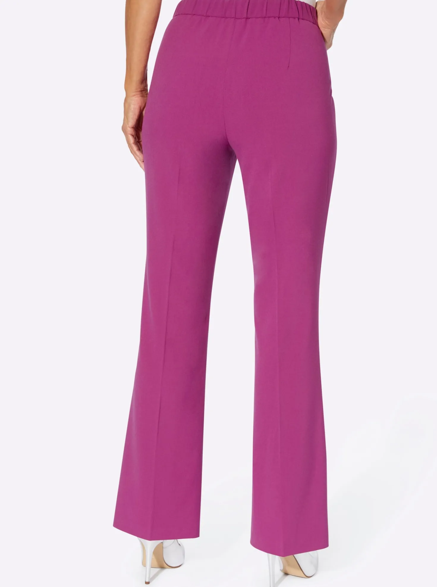Webhose mit weiten Beinen
