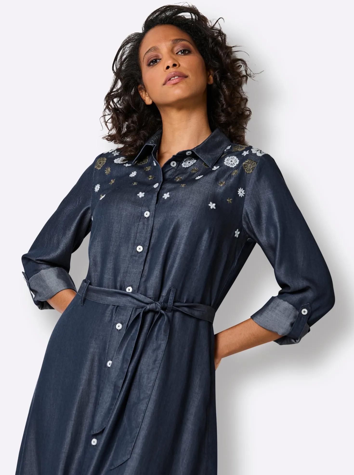 Webkleid mit Blüten-Stickerei