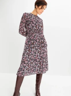 Webkleid mit Smok-Partien