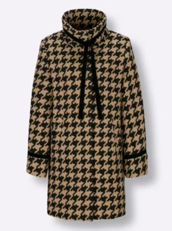Wolljacke mit Samt-Verzierungen