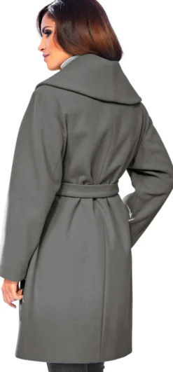 Wolljacke mit Schalkragen
