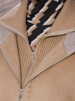 Wolljacke mit Strickeinsatz am Kragen